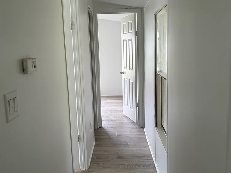 214 Pierce Dr — Photo 10
