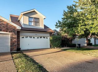5445 Duchesne Parque Dr, Saint Louis, MO 63128