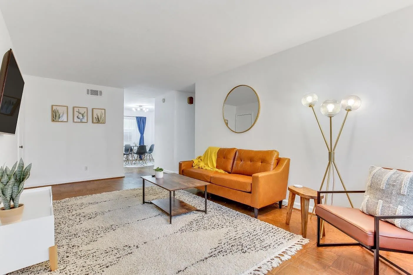 2 bed, 1100 sqft, $1,650 — Photo 1