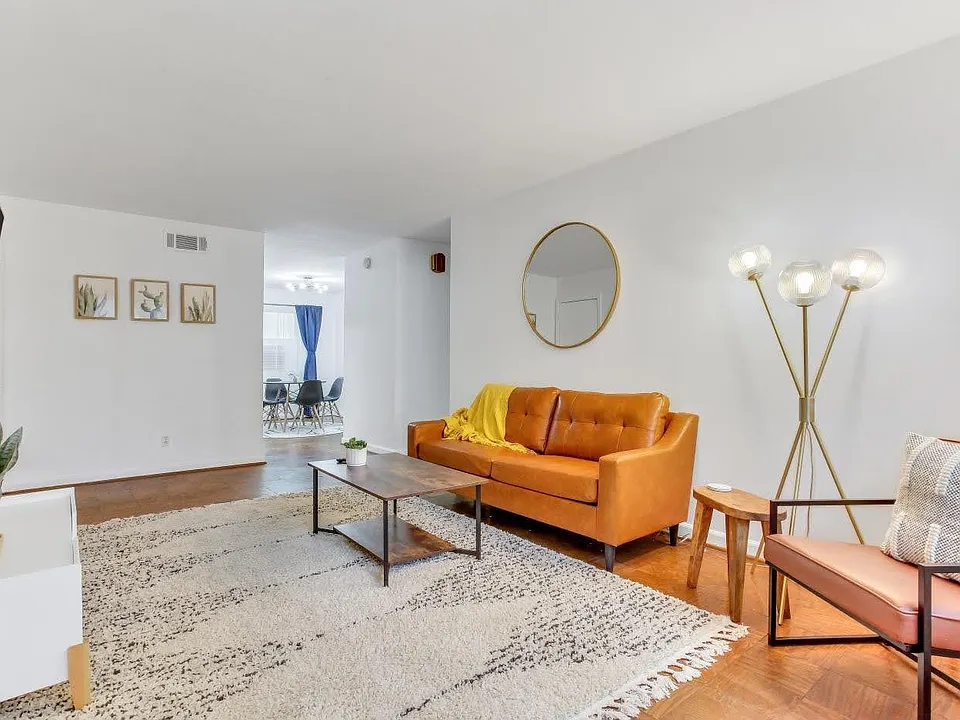 2 E 67th St #2
