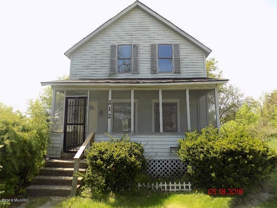 1st image of 212 W Pine St
