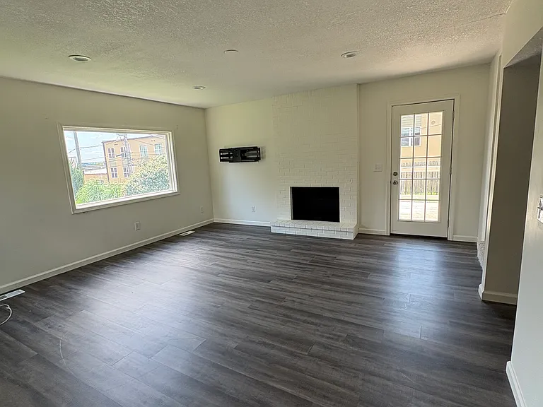 4534 Summit St — Photo 14