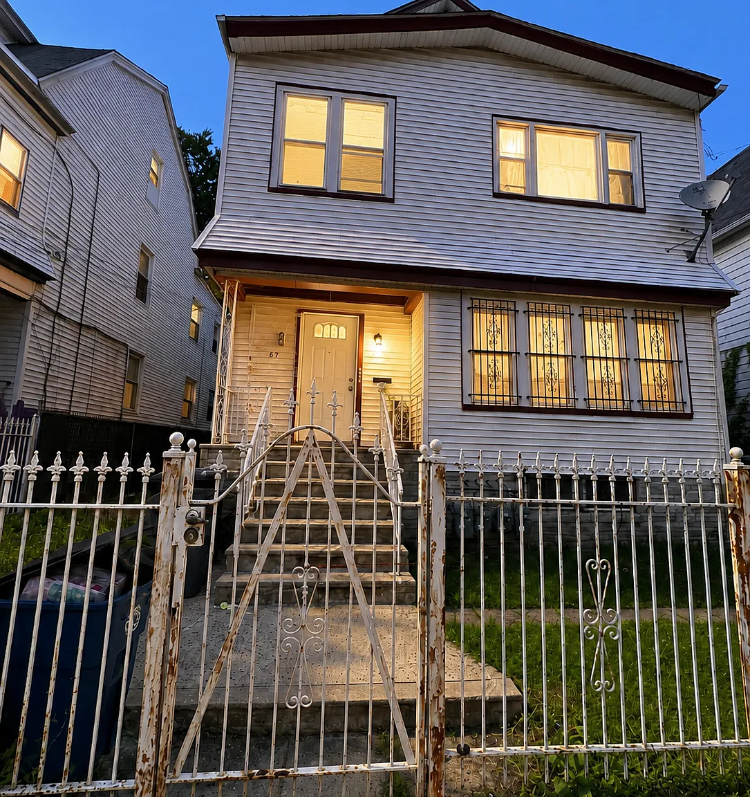 2 bed, 650 sqft, $1,750 — Photo 1