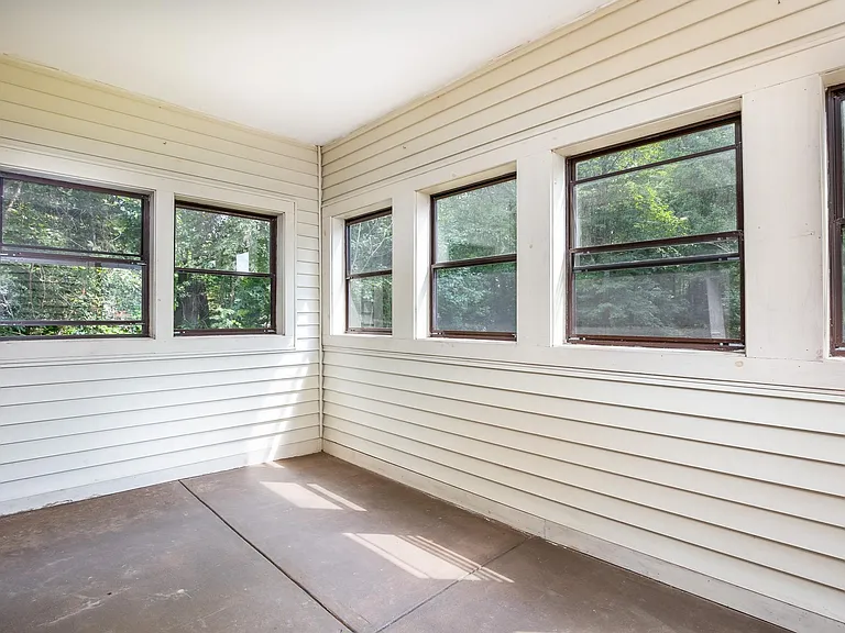 80 Lancaster Dr — Photo 22