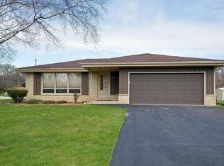 5892 W Silverleaf Ln, Brown Deer, WI 53223