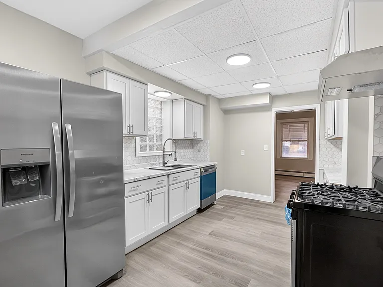 21007 Gardenview Dr — Photo 5