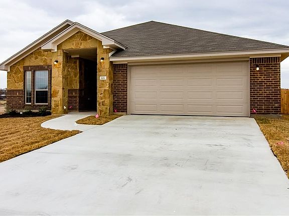 2nd image of 906 Earp Dr