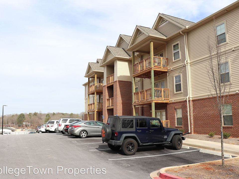 2nd image of 211 Kelly Rd Unit 1H