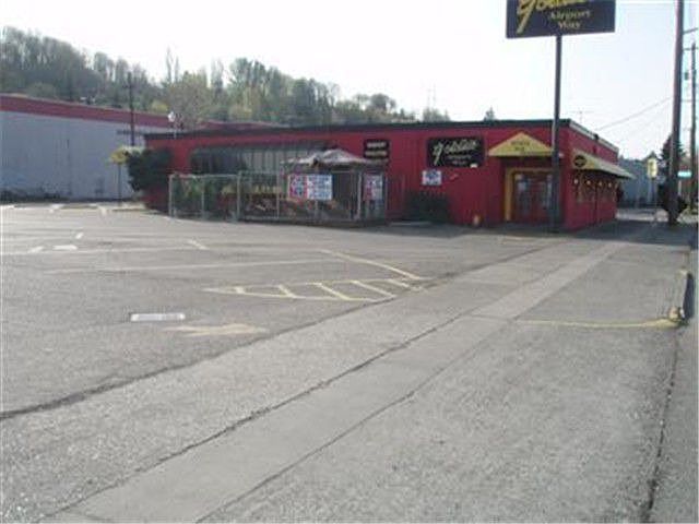 2nd image of 3924 Airport Way S