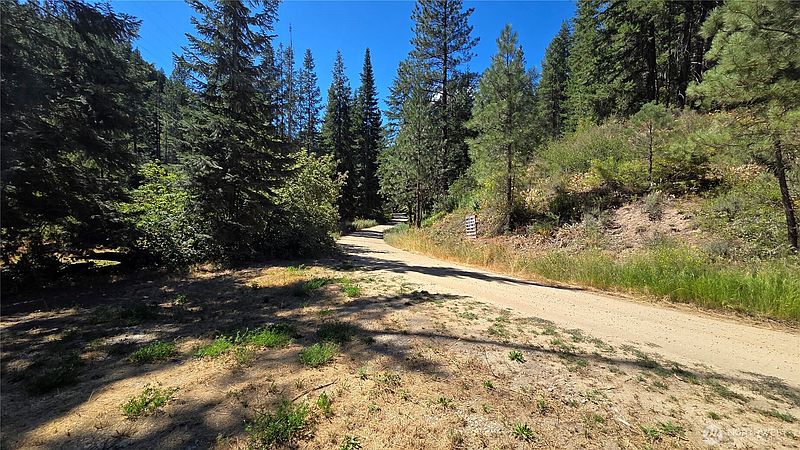 3rd image of 8925 Merry Canyon Road