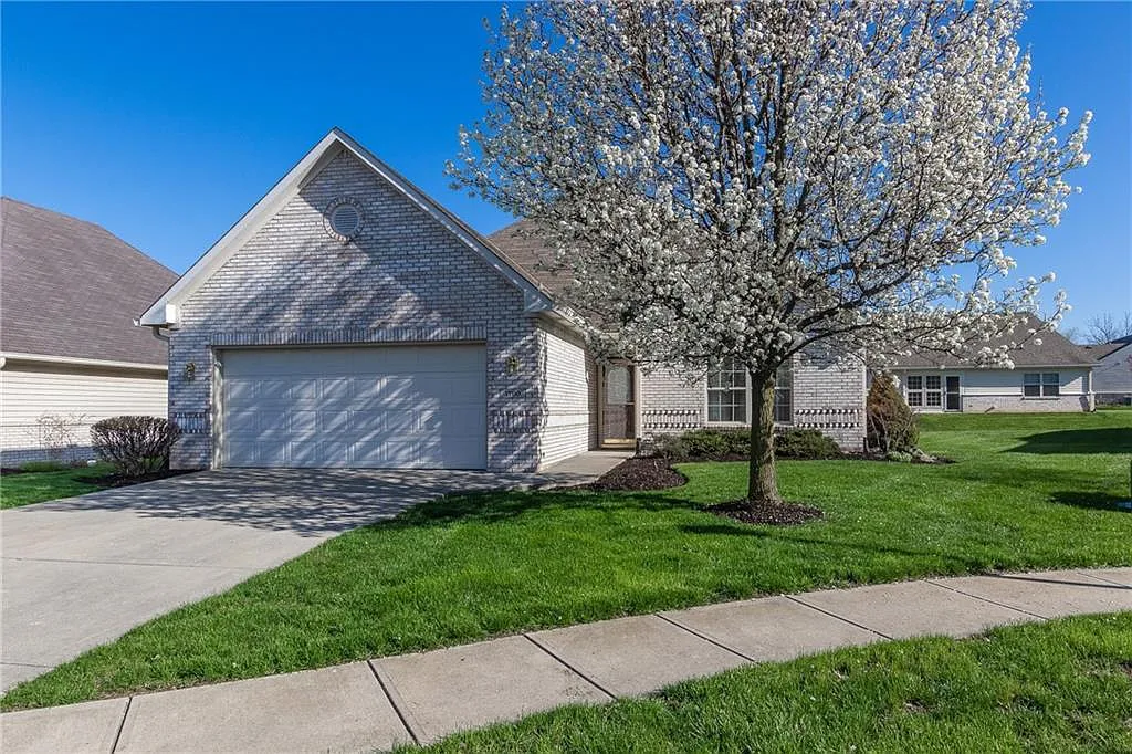 1760 Stonewall Cir photo 1