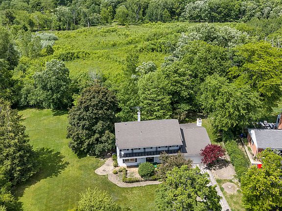 2nd image of 431 Northwood Dr