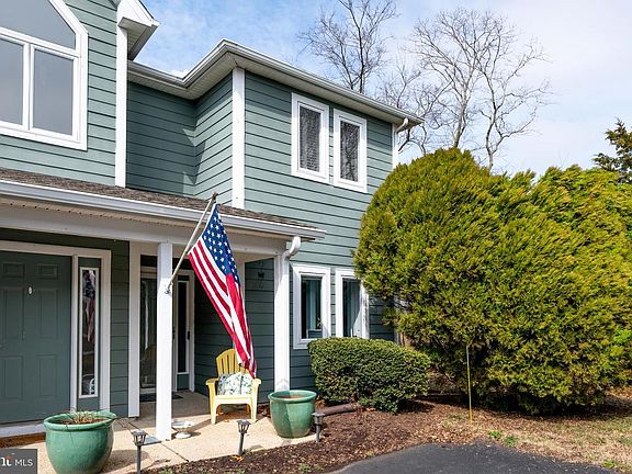 3rd image of 106 Willow Ln #62B