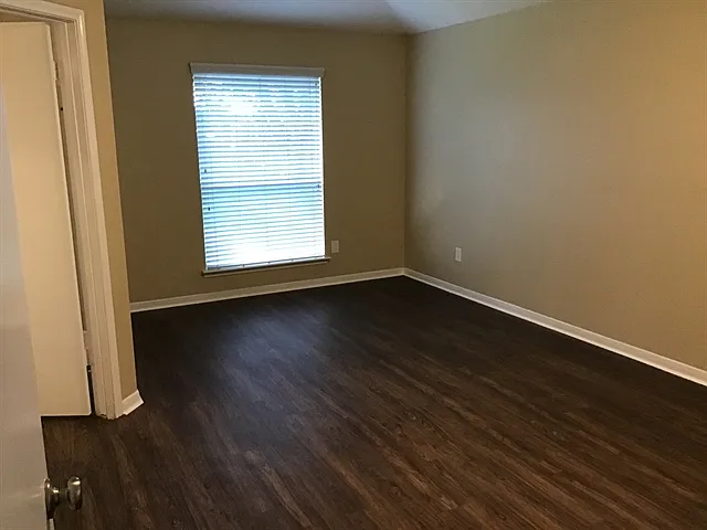 1703 Oak Valley Dr — Photo 8