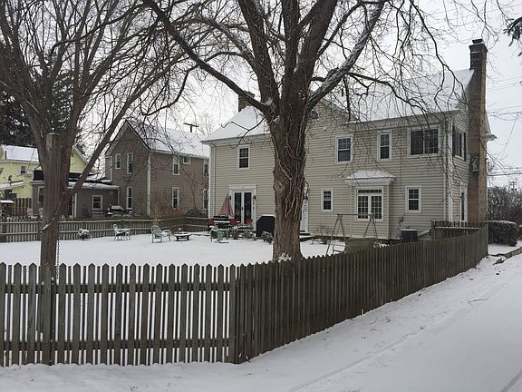 2nd image of 425 E Walnut St