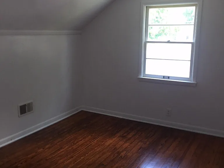 607 Military St — Photo 5