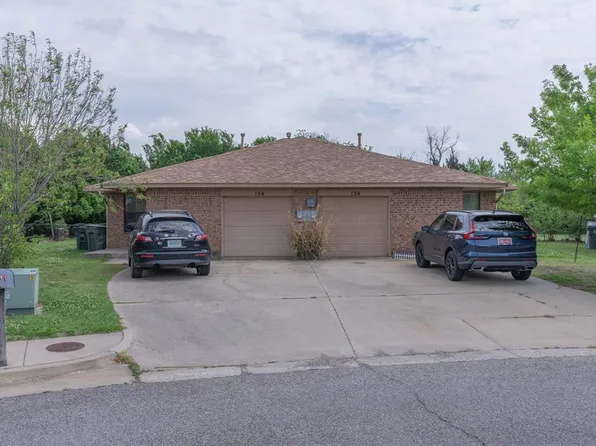 124 Barrett Pl, Edmond, OK 73003