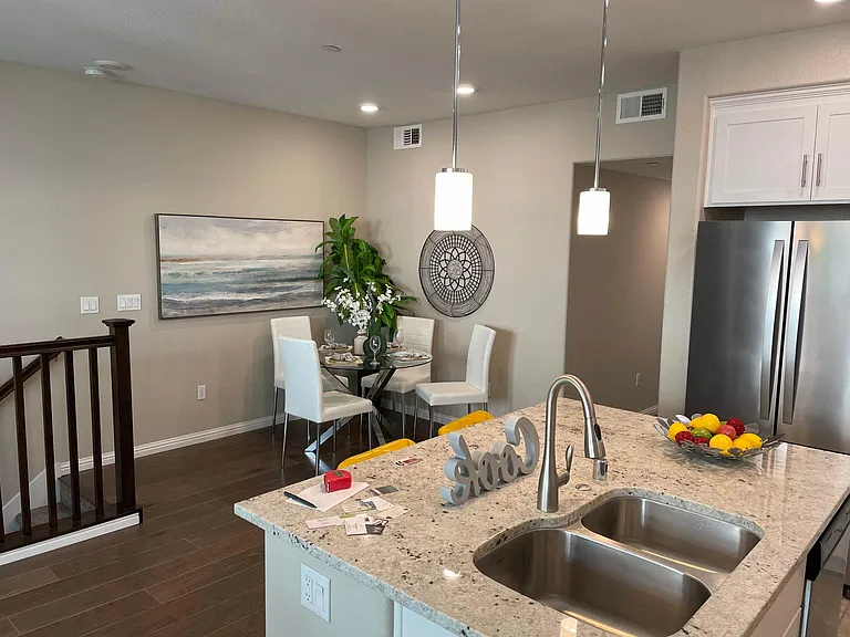 Mahuron Cir — Photo 3