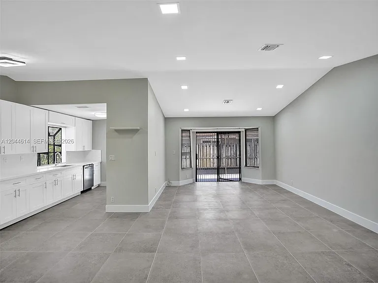 3216 NW 105th Ave — Photo 4
