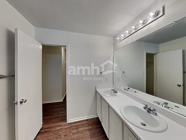 211 Remington Run — Photo 11