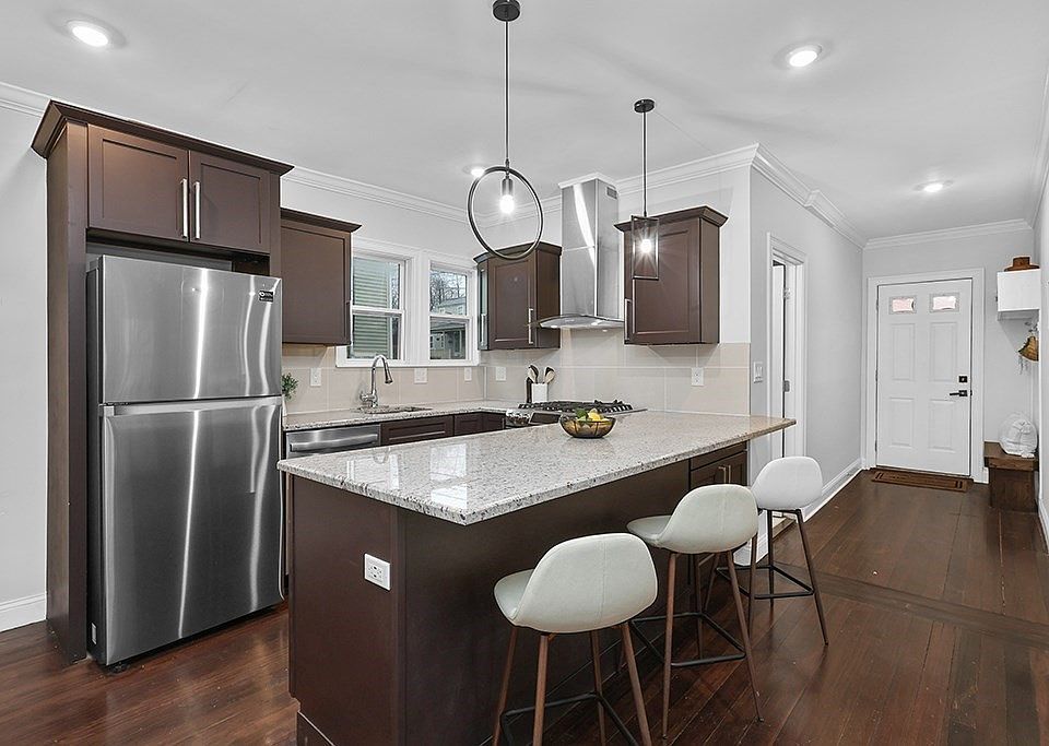 1st image of 200-202 Elliot St #1