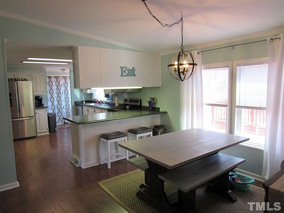 3rd image of 2936 Brookwood Dr