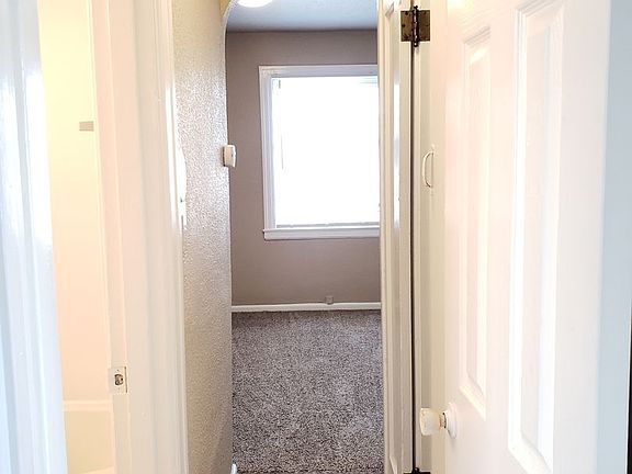 5th image of 527 N Chelan Ave APT 8
