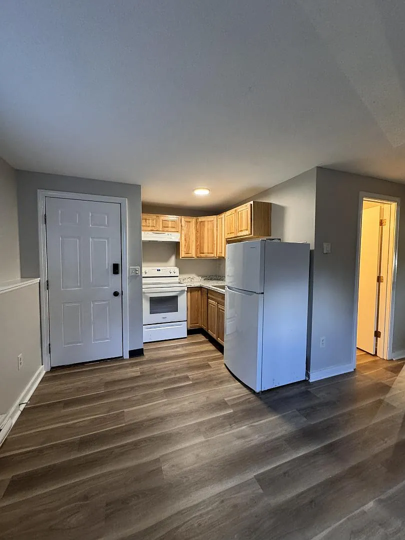 39 Calef Highway - Unit #6 — Photo 1