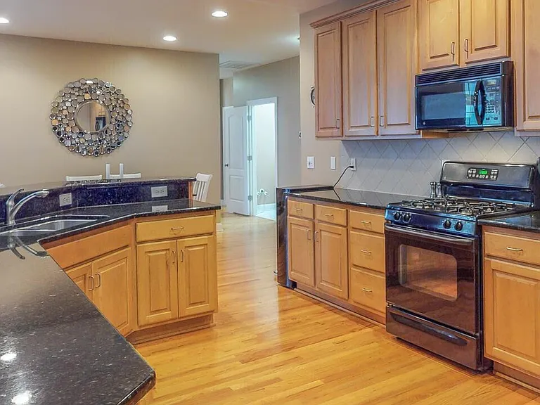 401 Waverly Hills Dr — Photo 7