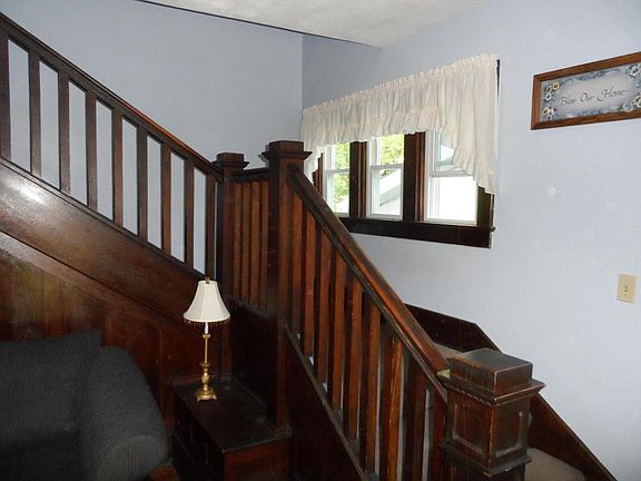 3rd image of 144 Hill St