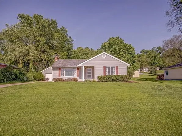 417 Hillside Dr, Collinsville, IL 62234