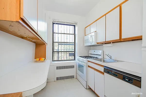 Sold by Abacus Properties | media 4