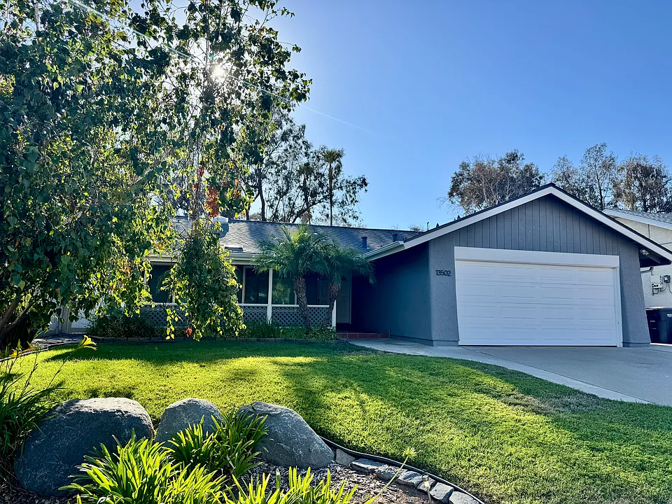 13502 Los Olivos Ave