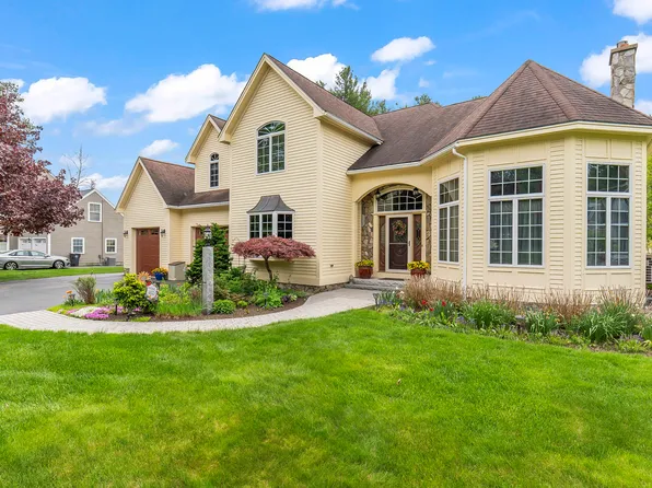 4 Cottagewood Lane, Kennebunk, ME 04043