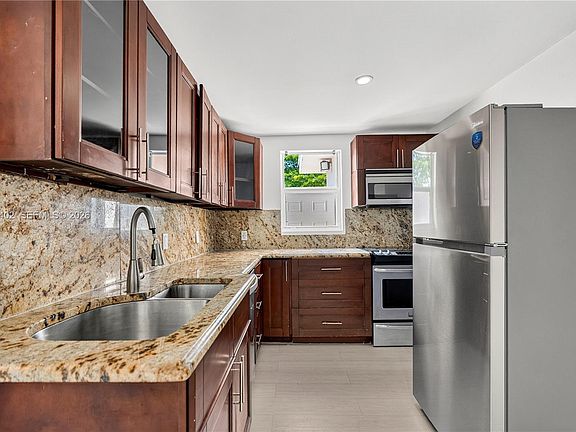 3rd image of 5800 Taylor St #2