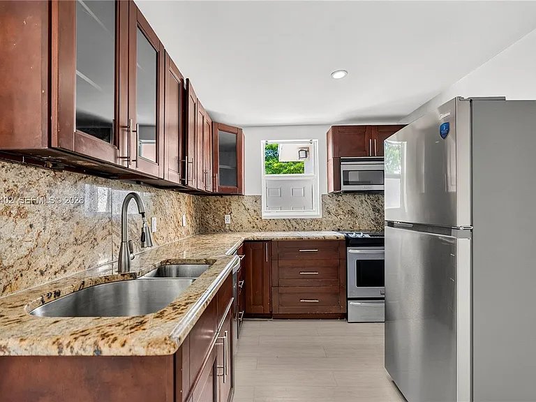 5800 Taylor St #2 — Photo 3
