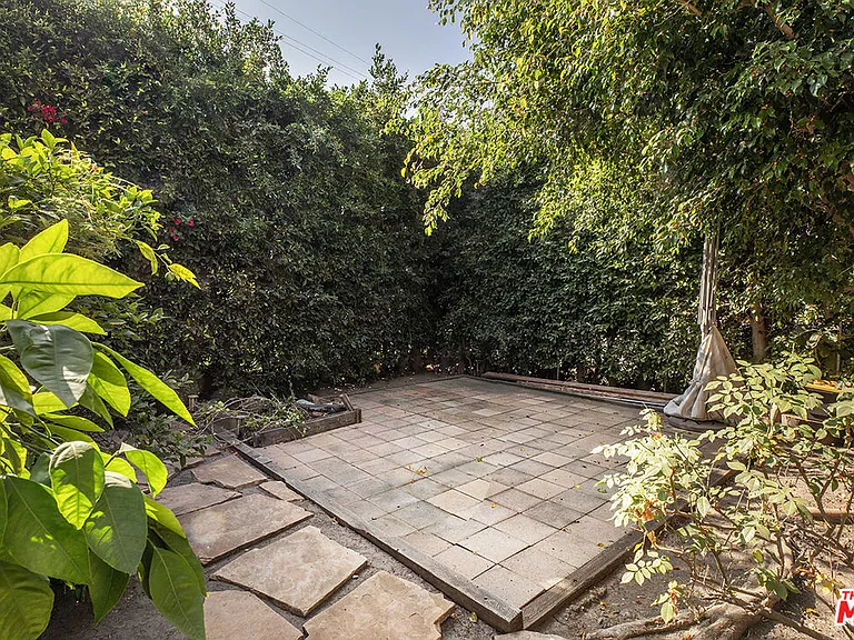 8517 Pickford St — Photo 6