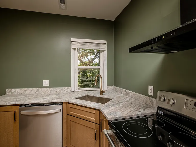 432 Merino St — Photo 9