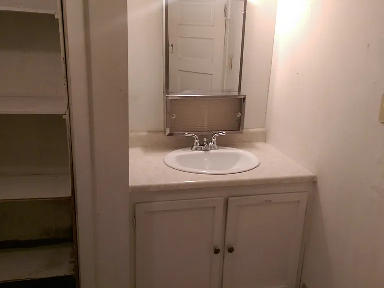 961 White Ave #B — Photo 10