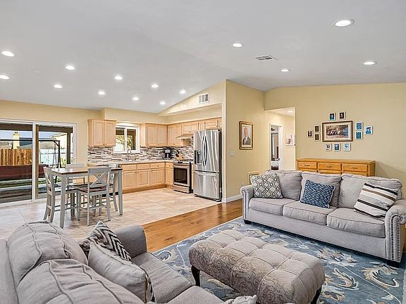 3rd image of 5323 E Avenue R12