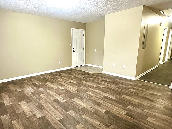 2nd image of 1404 Baymeadows Dr APT A
