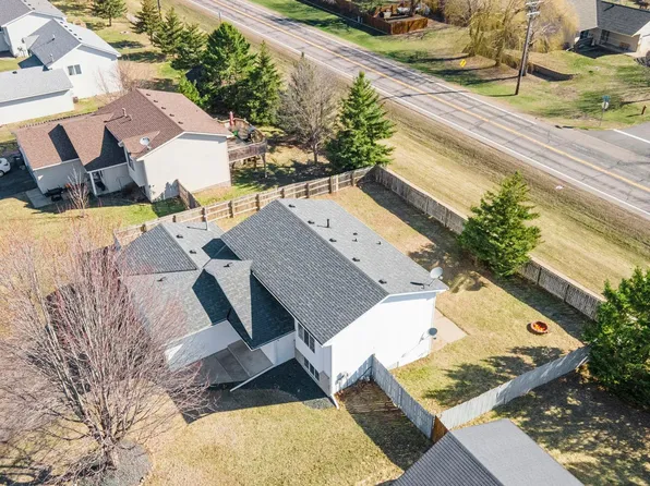 800 11th Ave SW, Isanti, MN 55040