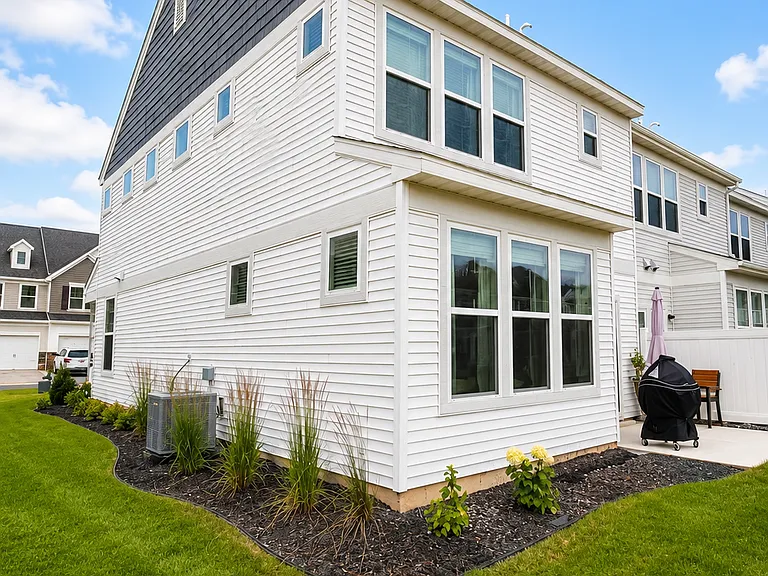 1699 Hauer Trl — Photo 2