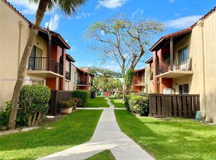 10794 N Kendall Dr APT B6, Miami, FL 33176