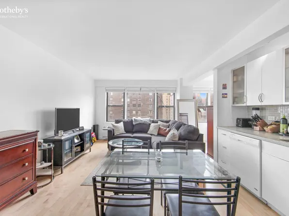 245 East 24th Street image 3 of 13