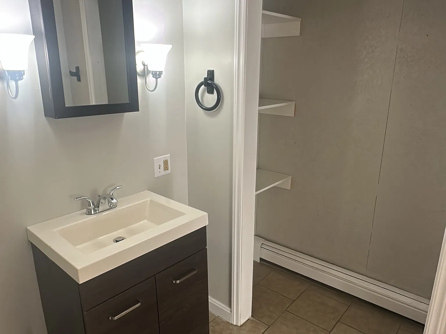 3 bed, 1200 sqft, $1,795 — Photo 3