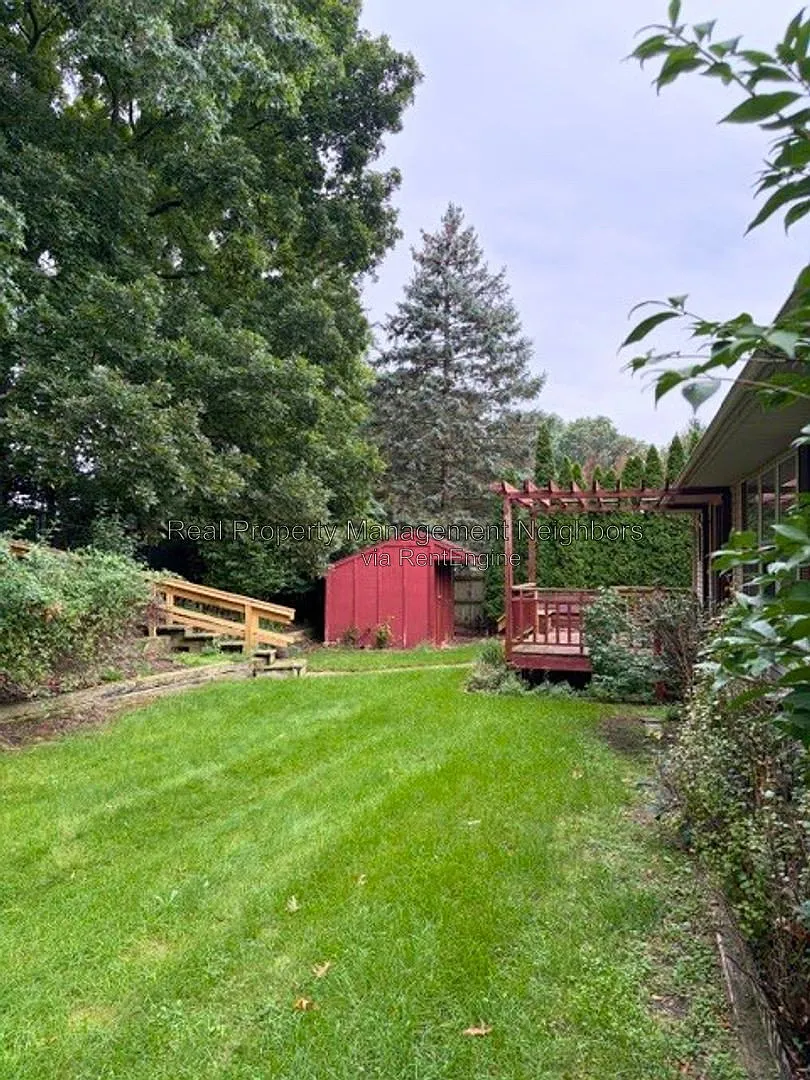 3 bed, 2.0 bath, 1806 sqft, $2,495 — Photo 2