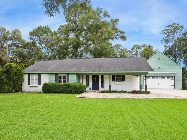15432 Esther Dr, Conroe, TX 77384