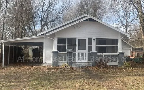 521 S Warren Ave Photo 1