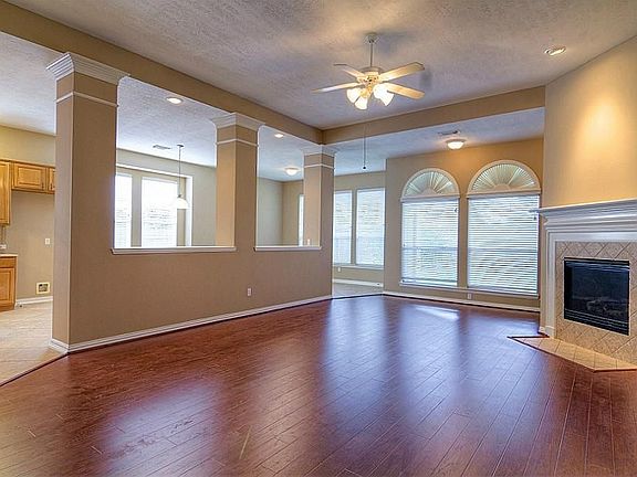 2nd image of 15823 Barrow Cove Dr